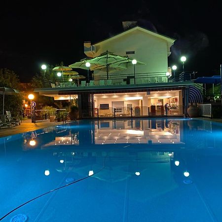 Hotel Minerva กัตเตโออามาเร ภายนอก รูปภาพ