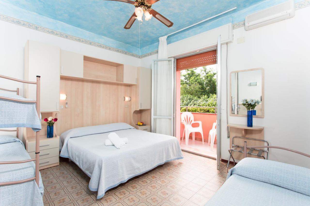 Hotel Minerva กัตเตโออามาเร ภายนอก รูปภาพ