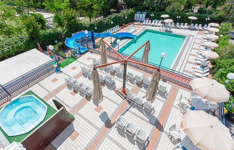 Hotel Minerva กัตเตโออามาเร ภายนอก รูปภาพ