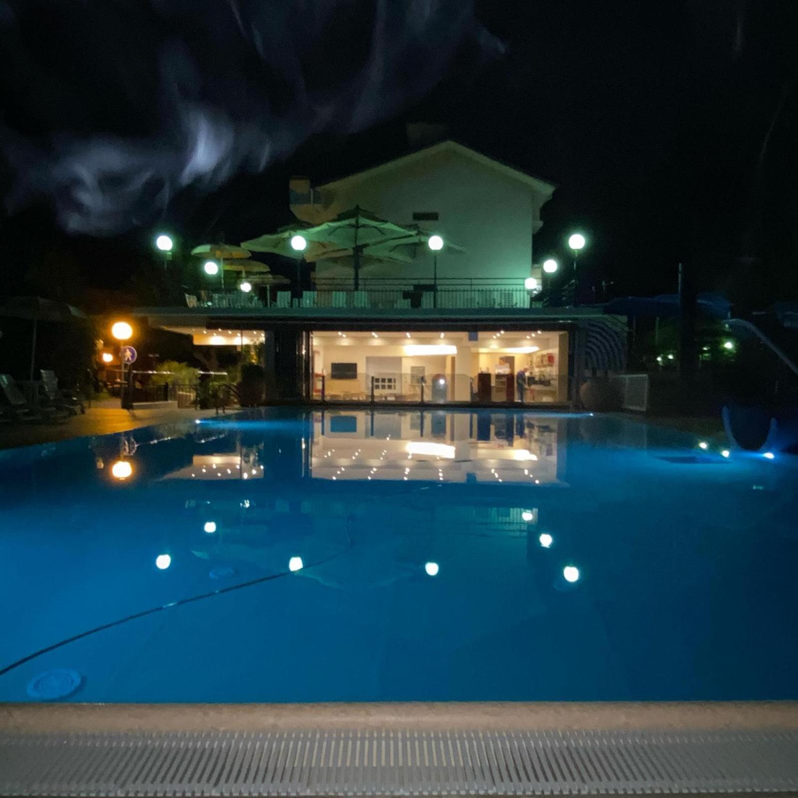 Hotel Minerva กัตเตโออามาเร ภายนอก รูปภาพ